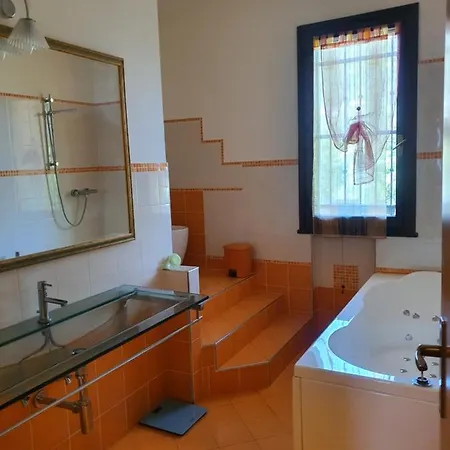 Elsa, Zona Ippodromo