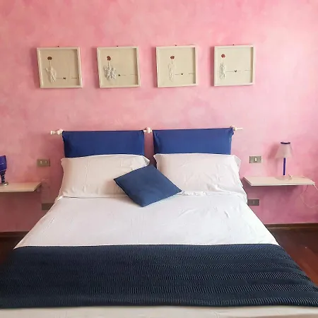 Elsa, Zona Ippodromo Oda ve Kahvaltı Cesena