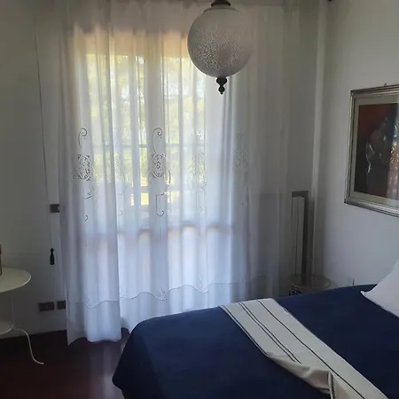 Elsa, Zona Ippodromo Bed and breakfast Cesena