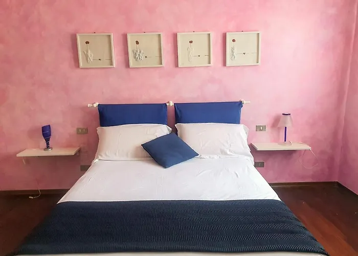 Elsa, Zona Ippodromo לינה וארוחת בוקר צ'זנה